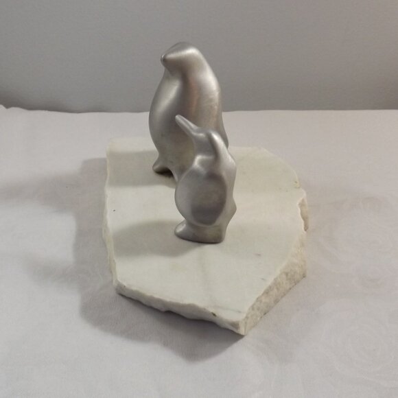 Hoselton Penguins, 2 Aluminum Sculptures on Stone Base - Picture 5 of 9